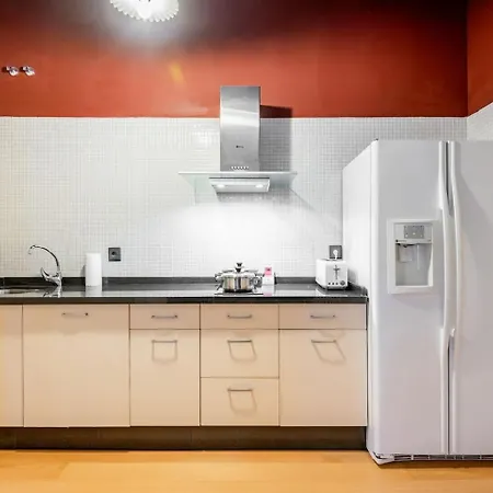 Komodo Sierpes: Bright & Classy Apartment Seville