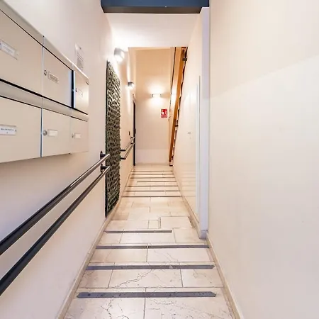 Komodo Sierpes: Bright & Classy Apartamento