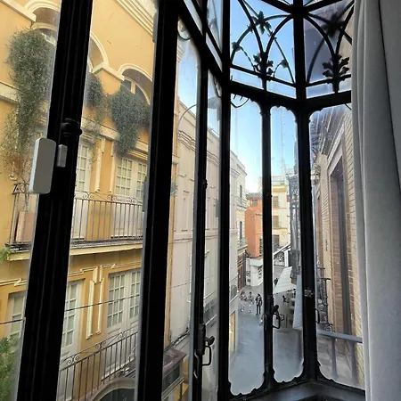 Komodo Sierpes: Bright & Classy Sevilla